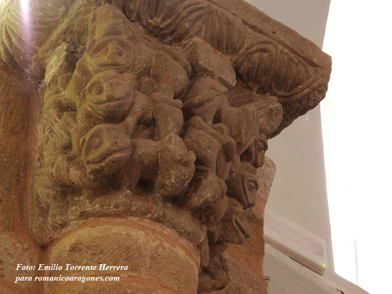 TUMBA DE LAJAS CON LOS RESTOS DE UN ENTERRAMIENTO MEDIEVAL